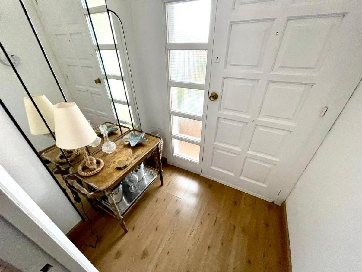 Casa En Masnou Junto A Playa Y Trenヴィラ エクステリア 写真