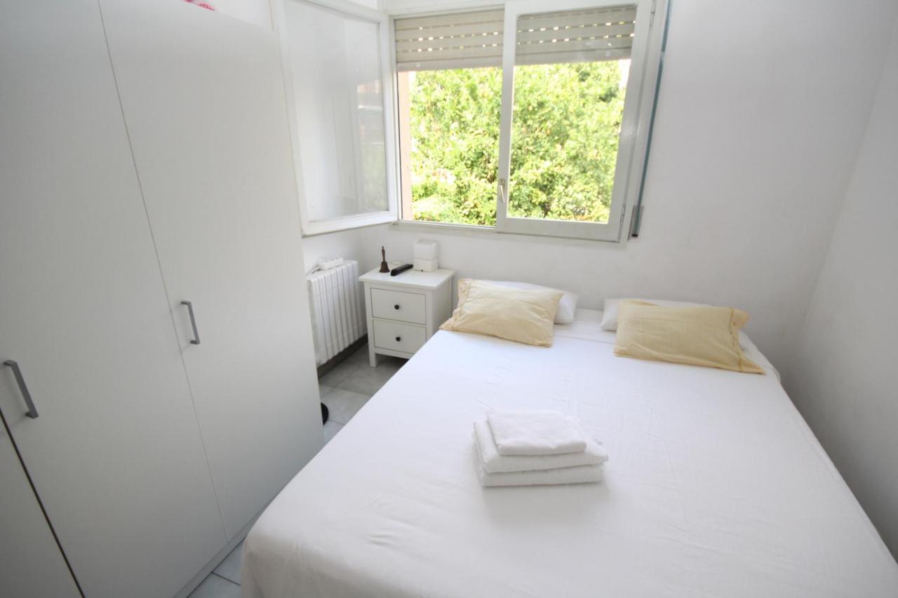 Casa En Masnou Junto A Playa Y Trenヴィラ エクステリア 写真