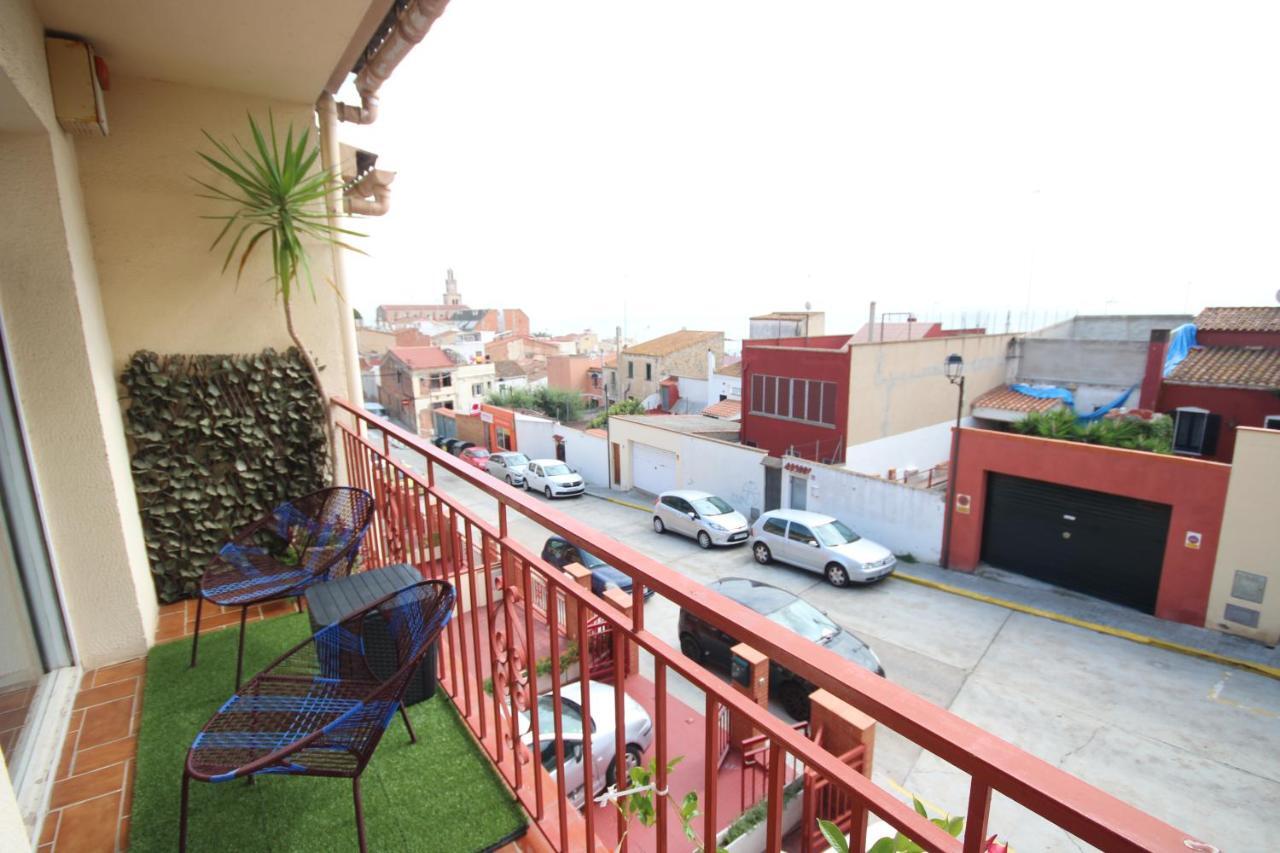 Casa En Masnou Junto A Playa Y Trenヴィラ エクステリア 写真